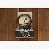 Tokyo #103  - Tracolla per fotocamera in pelle tanned e rossa